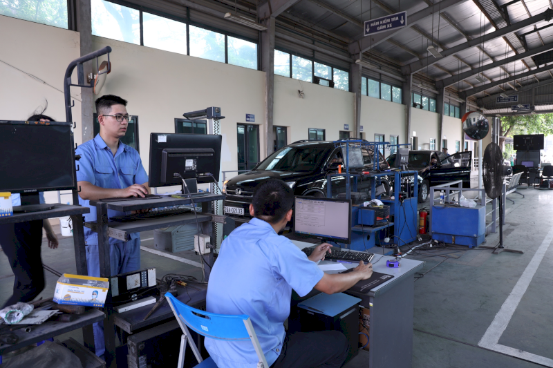 Trung tâm cần đáp ứng yêu cầu về diện tích và trang thiết bị cần thiết đạt tiêu chuẩn