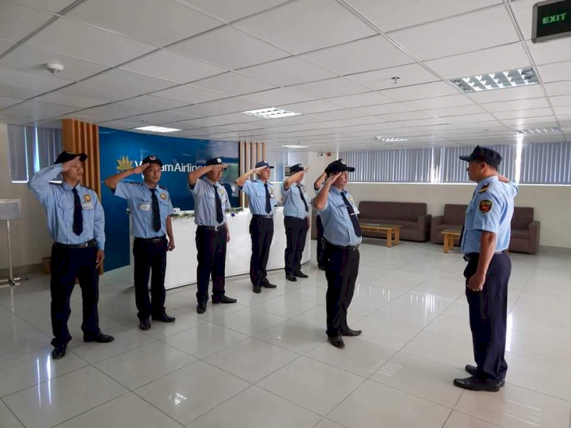1 nhà lãnh đạo tốt sẽ luôn biết cách khen thưởng nhân viên đúng lúc hay xử lý tốt những xung đột trong quá trình quản lý