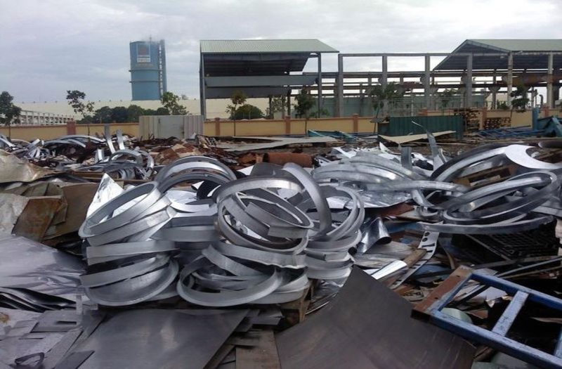 Công ty thu mua phế liệu chuyên thu gom, phân loại và tái chế vật liệu cũ