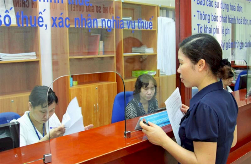 Doanh nghiệp có thể thực hiện thủ tục chuyển trụ sở khác quận/huyện ngay cả khi còn nợ thuế