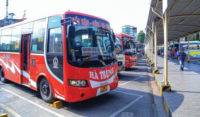 Kinh doanh vận tải ô tô cần giấy phép, tuân thủ quy định về tuyến, an toàn và dịch vụ hành khách