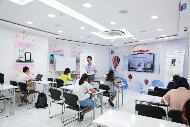 Xây dựng website chuyên nghiệp, truyền thông đa kênh giúp trung tâm dễ dàng thu hút nhiều học viên