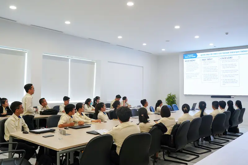 Chi phí vận hành công ty gồm thuê văn phòng, lương nhân sự và các khoản thuế,...