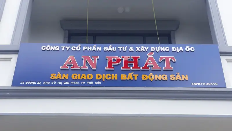 Phí làm biển hiệu công ty dao động từ 300.000 VNĐ - 1.500.000 VNĐ
